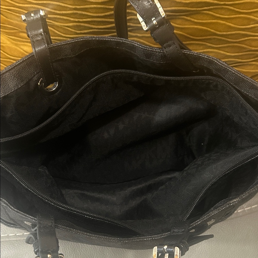 Michael Kors Black Signature Tote with MK Charm - Picture 9 of 11